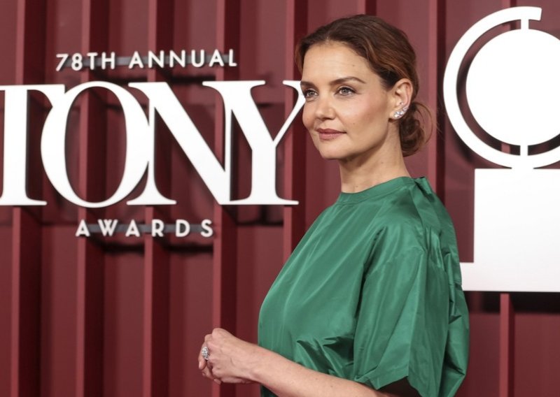 Tajna prirodnog izgleda Katie Holmes krije se u samo nekoliko koraka