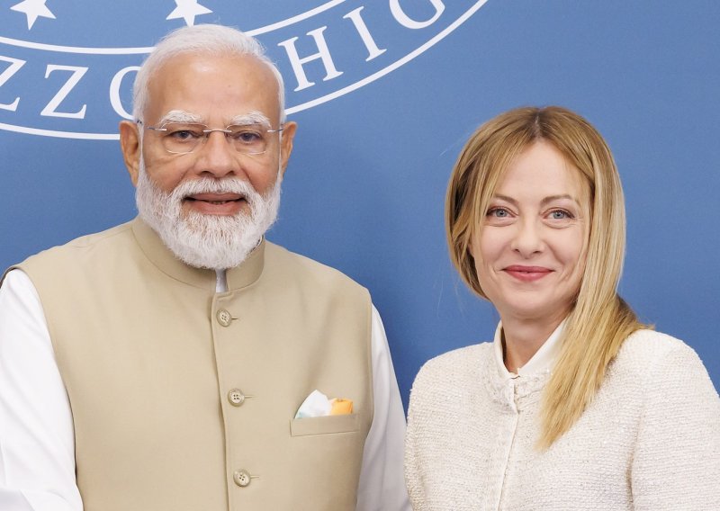 VIDEO Modi i Meloni ponovno hit na društvenim mrežama zbog neobičnog poklona