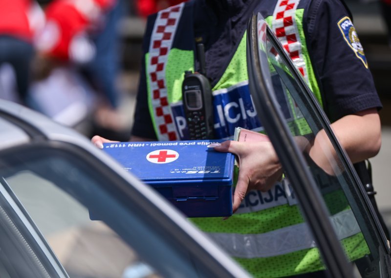 Policija i Crveni križ upozoravaju vozače: Provjerite imate li ispravnu kutiju prve pomoći
