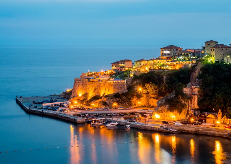 U Crnoj Gori uvode kazne za turiste koji se ne drže pravila: Kazne idu i do 500 eura