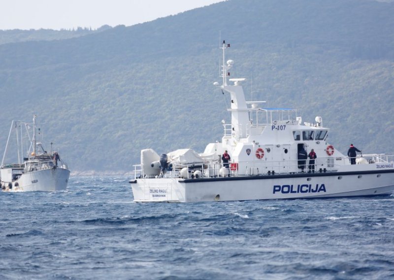 I dalje traje potraga za roniocem na Lokrumu, uključene i bespilotne letjelice