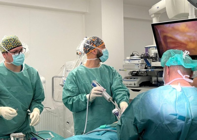 FOTO Veliki uspjeh splitskog KBC-a: Uvode operacije uz pomoć robota