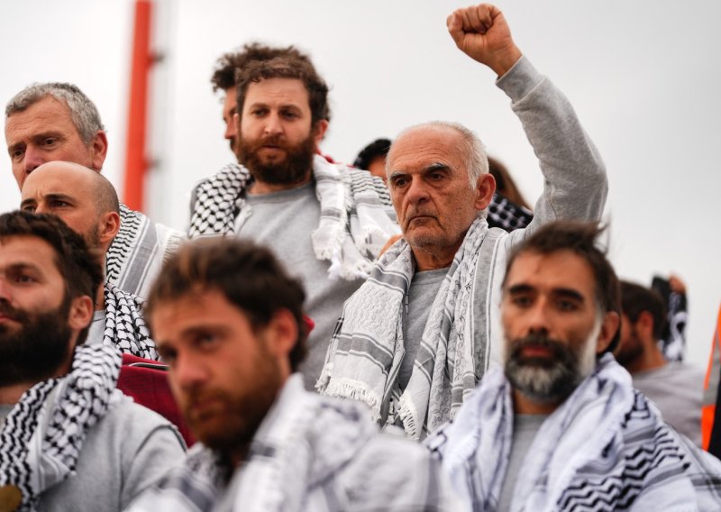 Izrael deportirao aktiviste flotile za Gazu