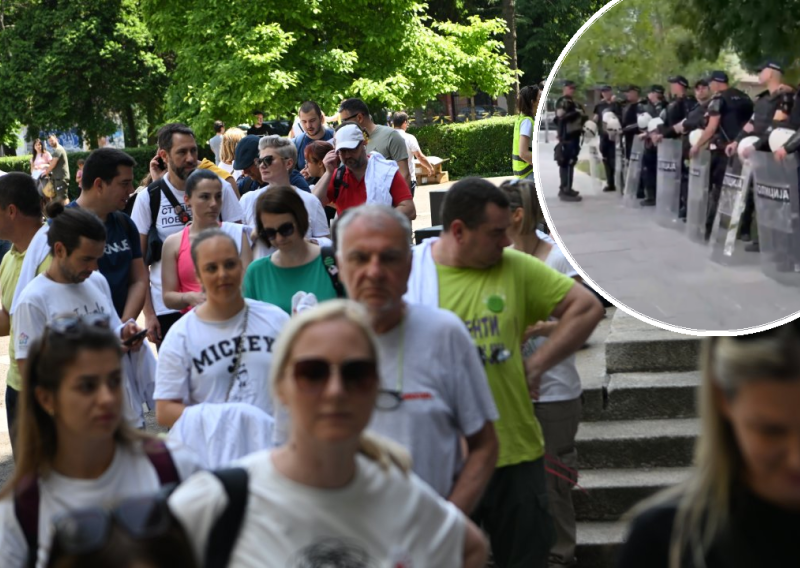 Prosvjed protiv Vučića u Beogradu, policija blokirala Ćacilend