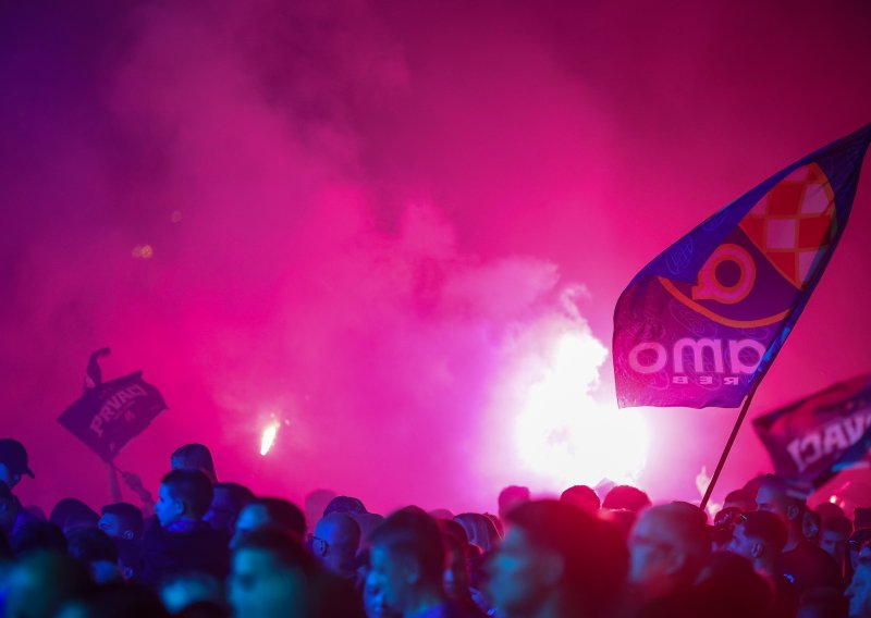 Sramotne scene s Maksimira: Pogledajte kako navijači Dinama pjevaju 'Umri Livaja'