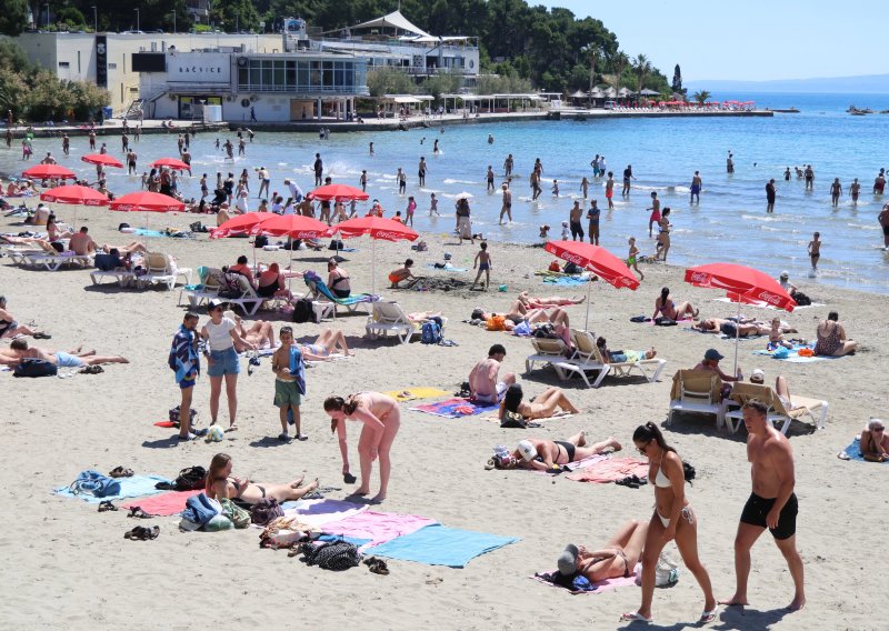Dolazak Hrvata na more: Plaže su danas prepune, pogledajte prizore s nekih od najvećih