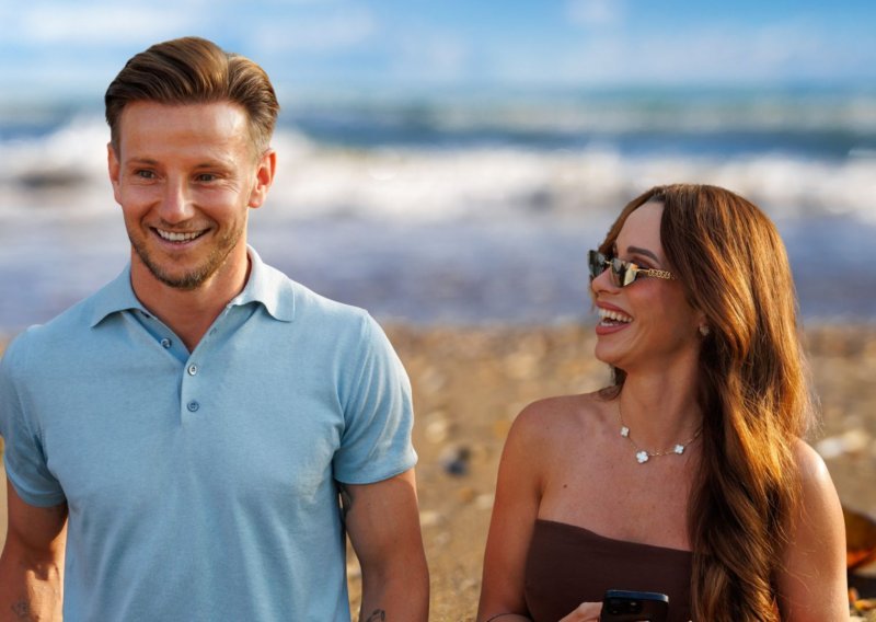 Rakitićeva supruga oduševila fotkama s plaže: Pokazala zavidnu formu i trbušnjake