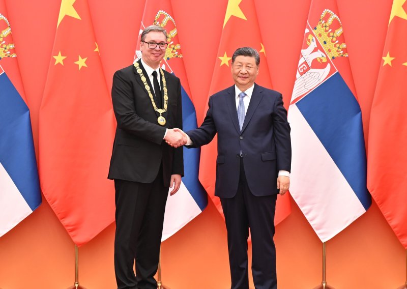 Xi je osobno uručio još samo Putinu: Vučić u Kini odlikovan Medaljom prijateljstva
