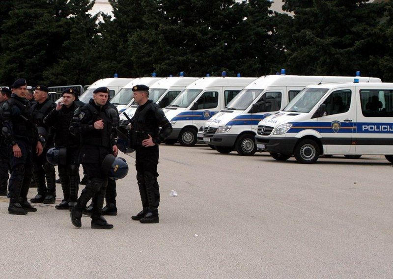 U Splitu privedeno 66 osoba