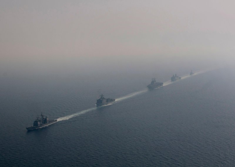 Tanker pogodio neidentificirani objekt: Oglasile se službe