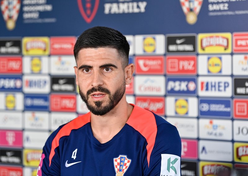 Dok su Vatreni na pripremama, Martin Erlić izgovorio je sudbonosno 'da'