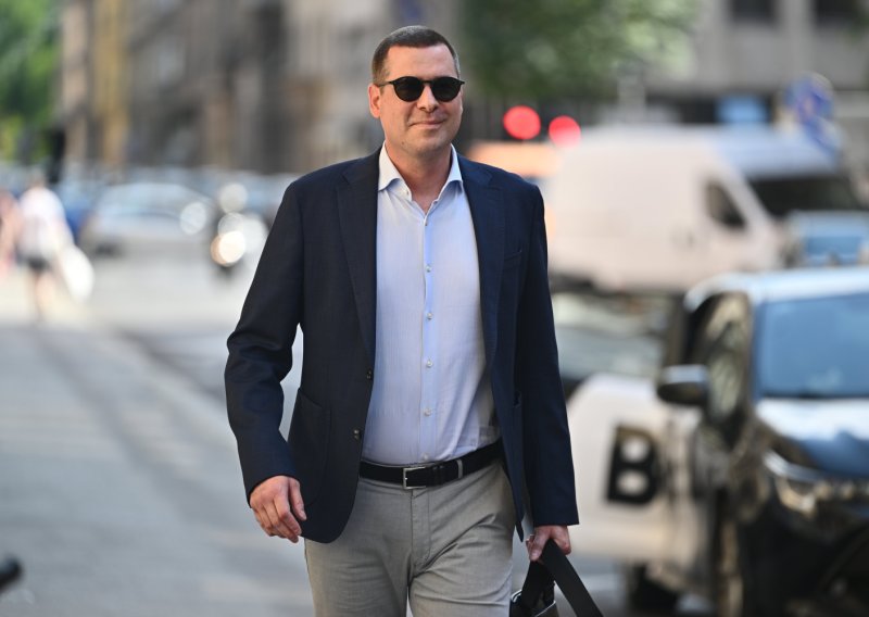 Herman poručio Možemo!: 'Dame i gospodo, dobro došli među kriminalce!'