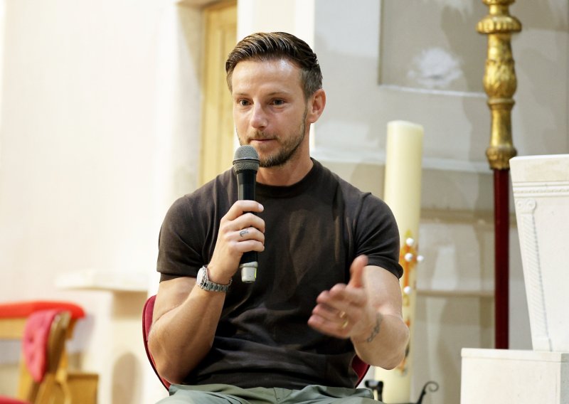 Rakitić poslao poruku Edinu Džeki: Moraš to napraviti