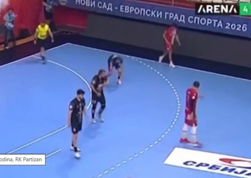 Skandal u Srbiji: Grobari topovskim udarom teško ozlijedili hrvatskog rukometaša, finale završilo kaosom