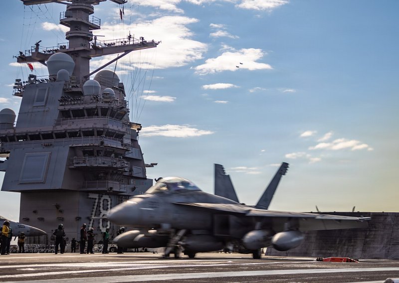 Pentagon sprema veliki eksperiment s nosačem zrakoplova: Stručnjaci vide ozbiljan rizik