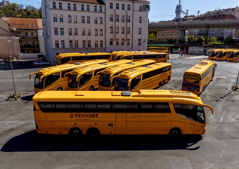 Češki prijevoznik vraća se u Hrvatsku: Umjesto žutog vlaka vozit će autobusi