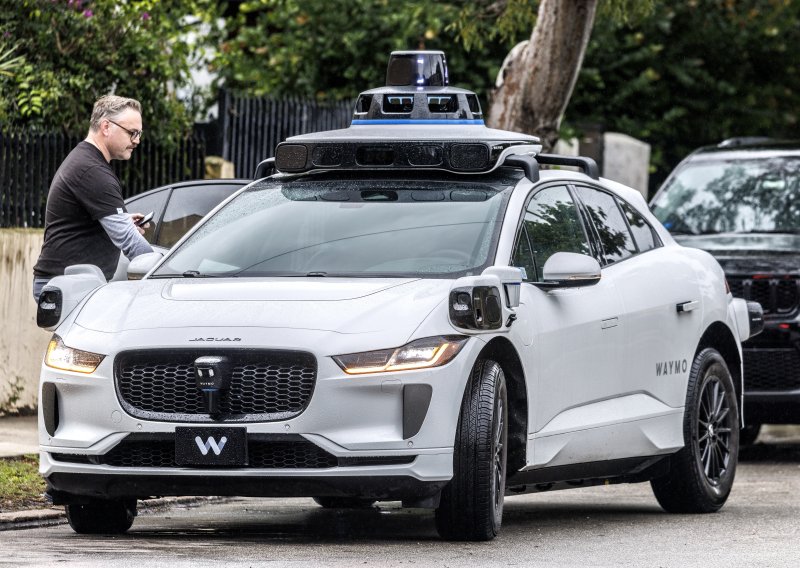 Američki robotaksiji povučeni s autocesta: Pojavio se veliki problem
