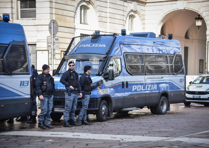 Razbijena mafijaška mreža: Među uhićenima i hrvatski trgovac oružjem