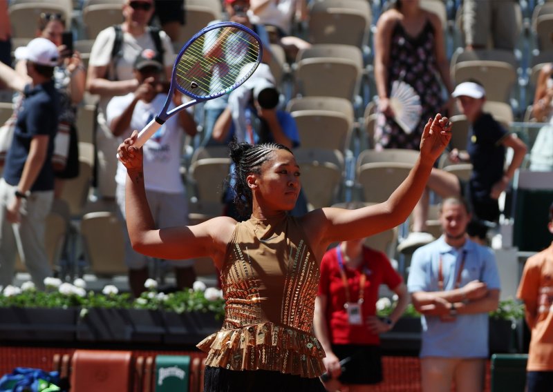 Naomi Osaka izazvala raspravu na Roland Garrosu: Blještava izdanja zasmetala suparnici