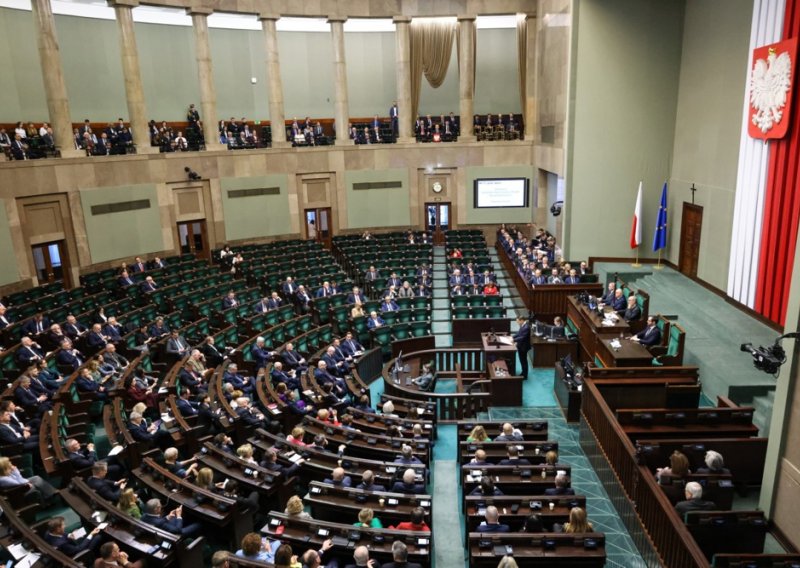 U Poljskoj izglasan zakon koji priznaje građansko partnerstvo, stigla žestoka kritika
