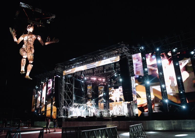 Brejcha sletio u Trst i uskoro stiže u Umag! Na glavnoj pozornici večeras vjerojatno najveći spektakl u dosadašnjoj povijesti festivala – Emergency EXIT!
