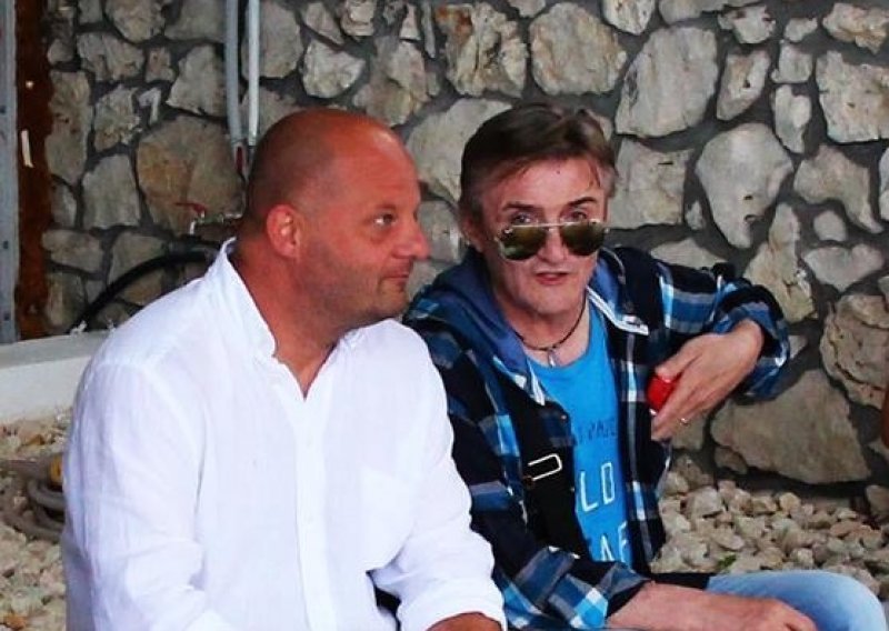 'Volim ti glavu': Neobična autobiografija Tonija Volarića, kroničara jednog turbulentnog života