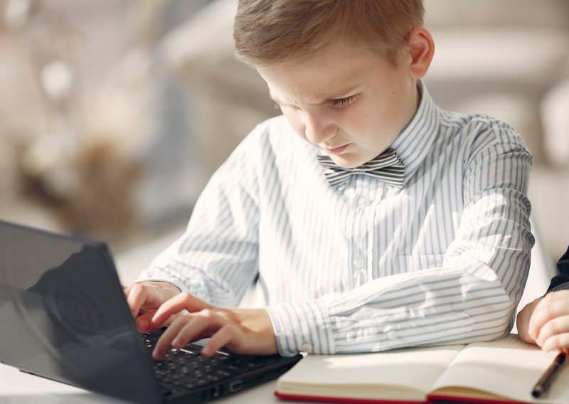 Djeca koja uče o medijima lakše prepoznaju manipulaciju, lažni sadržaj i nasilje na internetu
