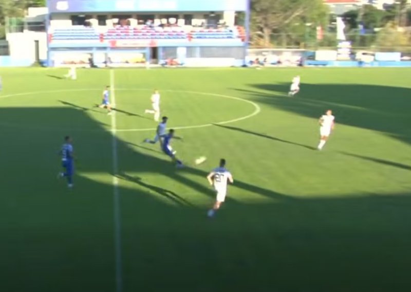 Pogledajte gol sezone u SuperSport 2. NL: Igrač Solina zabio golčinu s centra