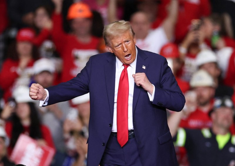 Fijasko velike Trumpove proslave nezavisnosti SAD-a: 'Ja sam veća atrakcija od Elvisa'