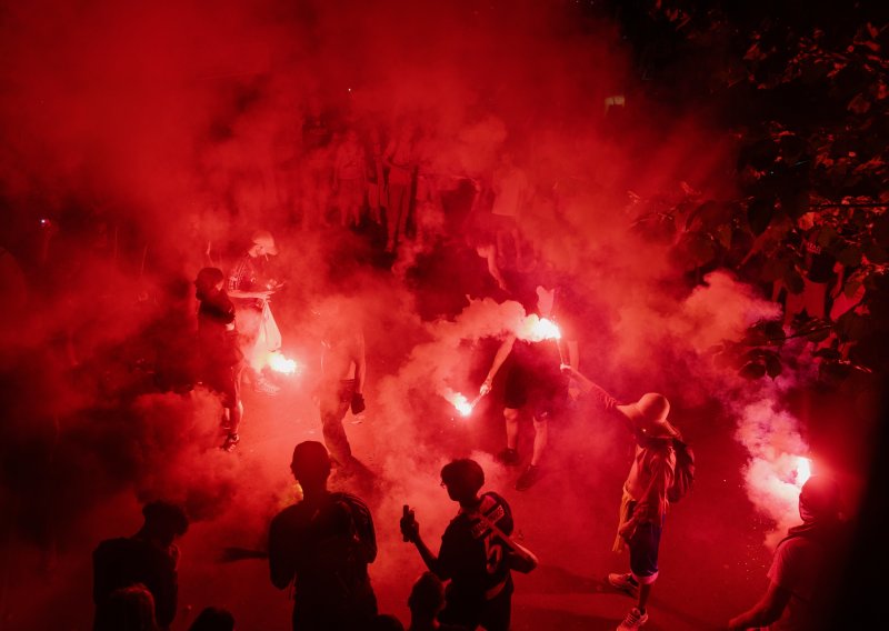 Kaos u Parizu nakon finala Lige prvaka: Više od 400 uhićenih u neredima, ozlijeđeni i policajci