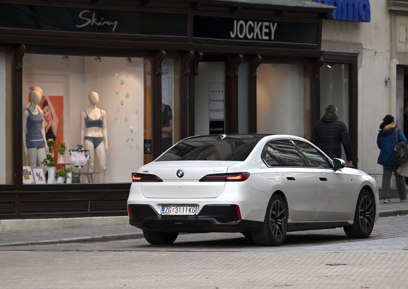 Policija zaustavila BMW pa se šokirala: Odmah su zaplijenili vozilo