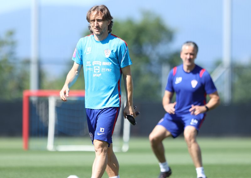 Talijani otkrili: Modrić bira između Dinama, Milana i mirovine