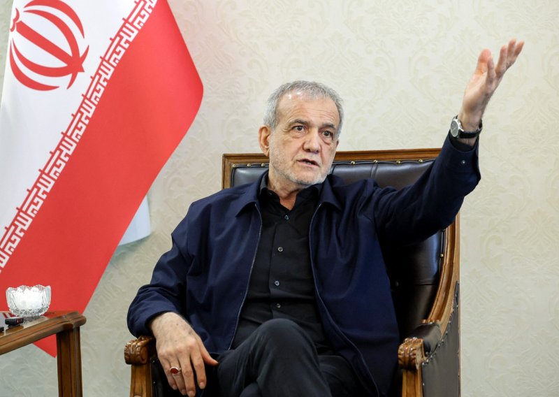 Iranski predsjednik podnio je ostavku, a vlast je preuzela Revolucionarna garda? 'To su laži i medijske igre!'