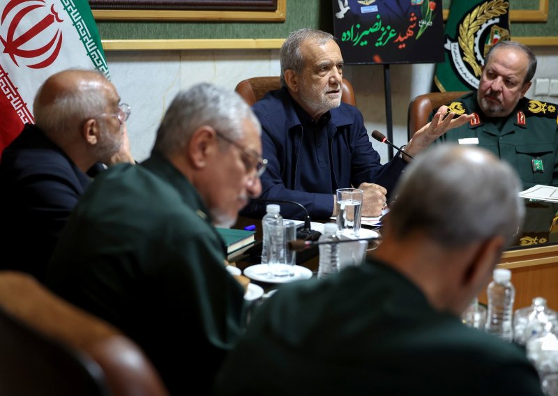 Iranski predsjednik poziva na temeljnu promjenu stila vođenja zemlje
