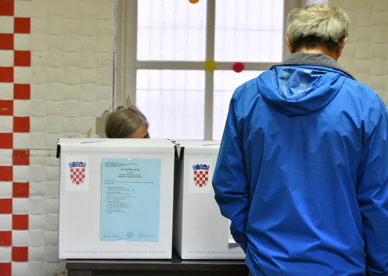 Ponavlja se glasanje na jednom biračkom mjestu u Novoj Gradiški