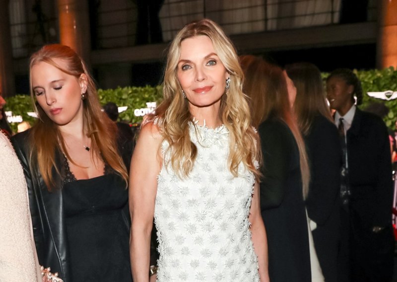 Nitko joj ne bi dao 68: Michelle Pfeiffer zablistala na dodjeli nagrada