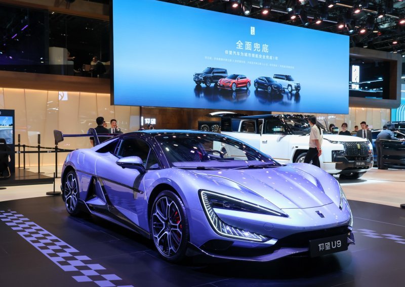 Kinezi tvrde da imaju bolji automobil od novog Ferrarija za upola manje novca