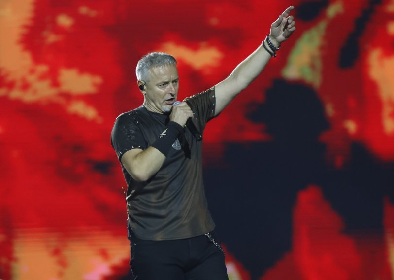 Thompson podijelio fotografije i pokazao kako teku pripreme za veliki koncert u Zaprešiću