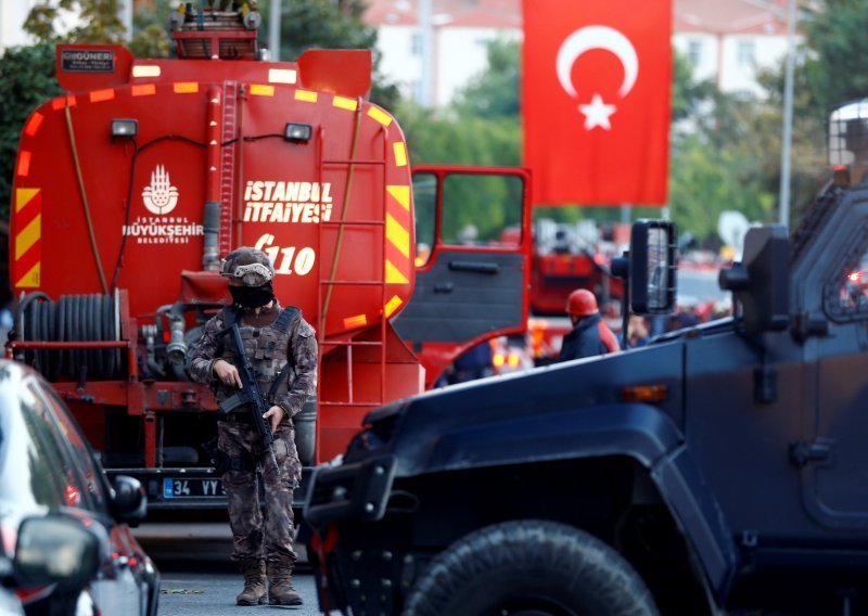 Uhićena dvojica osumnjičena za napad u Istanbulu