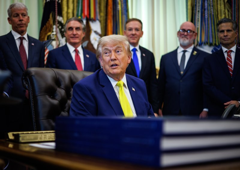 Donald Trump 'zadrijemao' u Ovalnom uredu, reagirao sin Joea Bidena