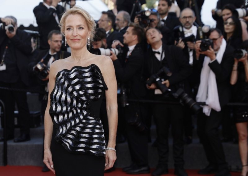 Gillian Anderson otvoreno o starenju: 'Izgubila sam toliko vremena osuđujući samu sebe'