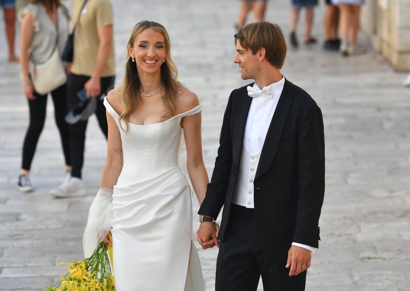 U Dubrovniku se vjenčali Borna Sosa i Ivona Šimunović: Pogledajte prve fotografije mladenaca