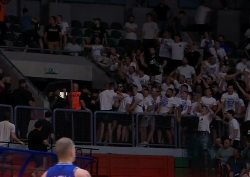 Prekinuto finale između Cibone i Zadra: Pogledajte nerede nakon ulaska Tornada u dvoranu