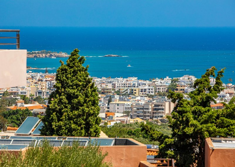 VIDEO Serija potresa na Mediteranu: Aktivirala se klizišta na cestama, objavljene prve snimke