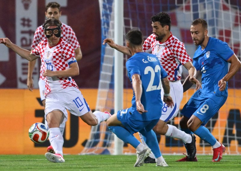 Mario Pašalić u 93. minuti zabio za 2:1 pobjedu Hrvatske protiv Slovenije