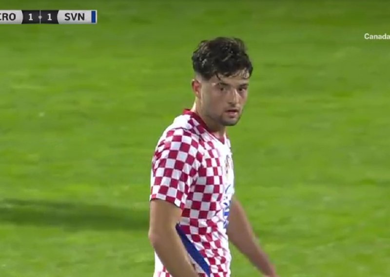 Što je ovo bilo?! Pogledajte grešku Baturine za gol Slovenaca