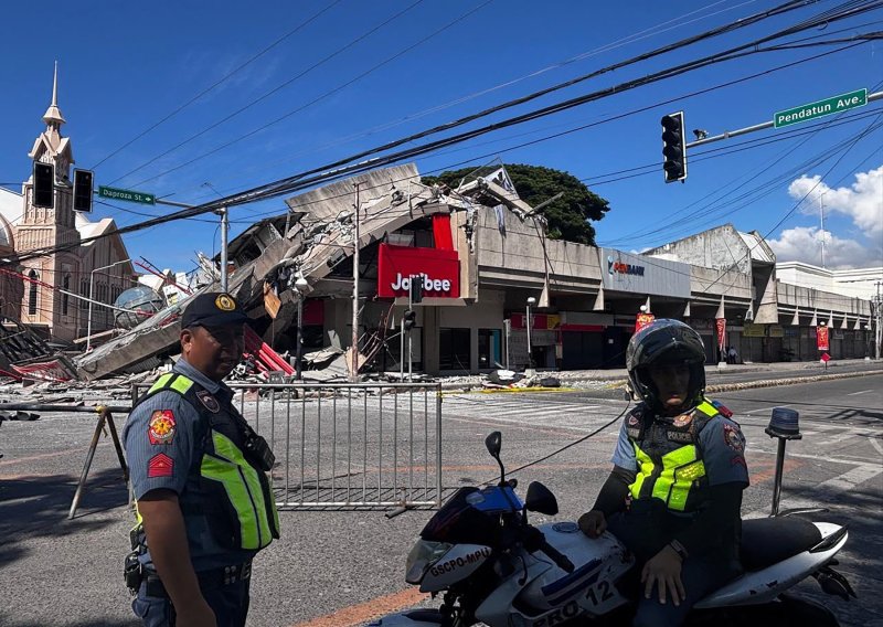 Potres magnitude 7,8 pogodio jug Filipina: Ima žrtava, izdano upozorenje na tsunami