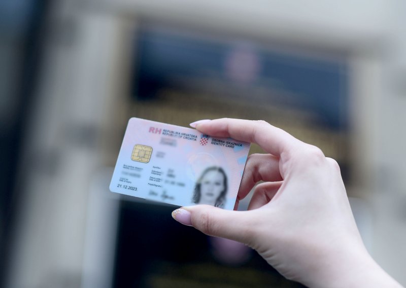 Oko 13.000 Hrvata dobit će obavijest policije: Tiče se njihove osobne iskaznice