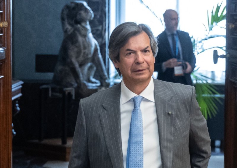 Intesa želi preuzeti konkurenta Monte dei Paschi, nude 30 milijardi eura