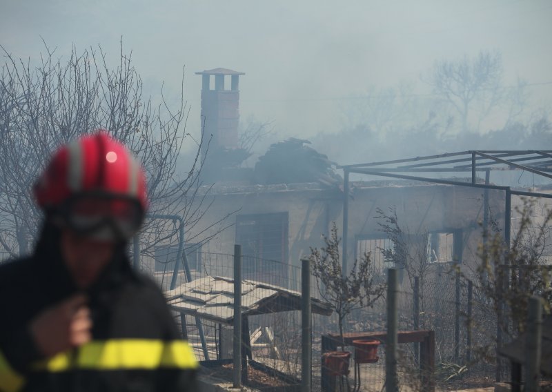 Požar u Rudinama zahvatio kuće